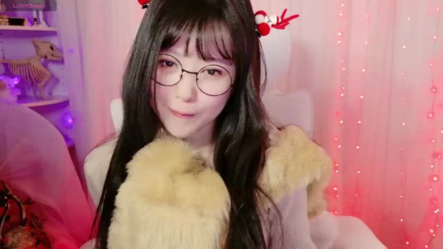 Gallery image thumbnail from meows's myfreecams stream on, 12/07/2024, 05:36 image 2 of 20
