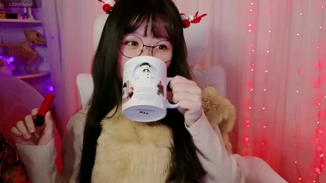 Gallery image thumbnail from meows's myfreecams stream on, 12/07/2024, 05:36 image 8 of 20