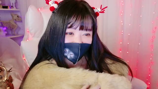 Gallery image thumbnail from meows's myfreecams stream on, 12/07/2024, 07:25 image 8 of 20
