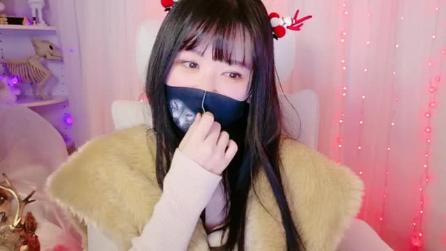 Gallery image thumbnail from meows's myfreecams stream on, 12/07/2024, 07:25 image 15 of 20
