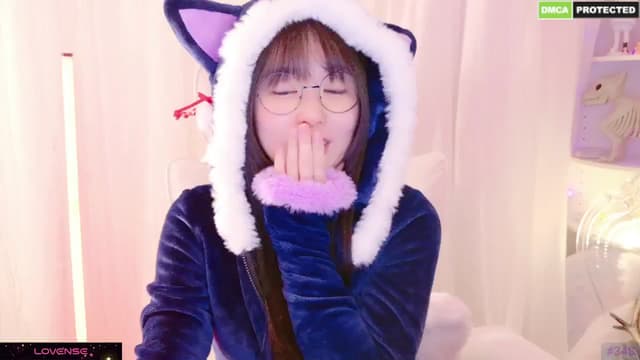 Gallery image thumbnail from meows's myfreecams stream on, 12/15/2024, 06:59 image 18 of 20