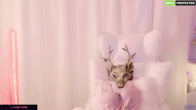 Gallery image thumbnail from meows's myfreecams stream on, 12/15/2024, 06:59 image 2 of 20