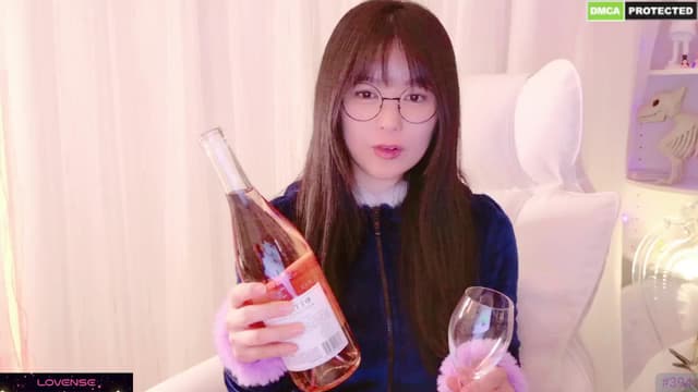 Gallery image thumbnail from meows's myfreecams stream on, 12/15/2024, 06:59 image 6 of 20