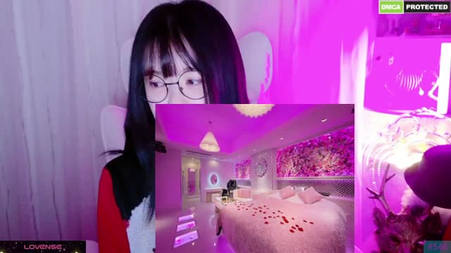 Gallery image thumbnail from meows's myfreecams stream on, 12/21/2024, 04:41 image 5 of 20