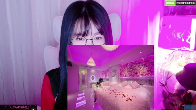 Gallery image thumbnail from meows's myfreecams stream on, 12/21/2024, 04:41 image 14 of 20