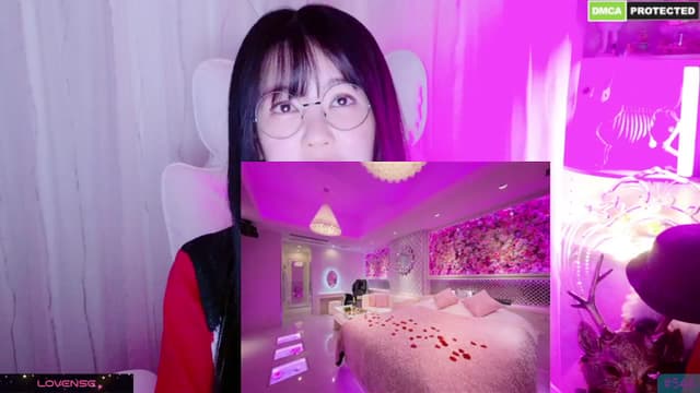 Gallery image thumbnail from meows's myfreecams stream on, 12/21/2024, 04:41 image 12 of 20
