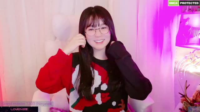 Gallery image thumbnail from meows's myfreecams stream on, 12/21/2024, 08:02 image 8 of 20