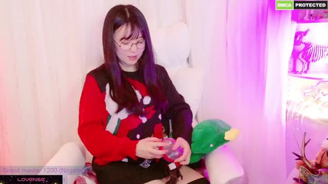 Gallery image thumbnail from meows's myfreecams stream on, 12/21/2024, 08:02 image 10 of 20