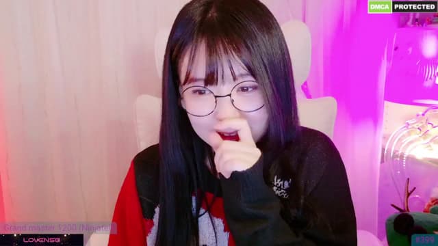 Gallery image thumbnail from meows's myfreecams stream on, 12/21/2024, 08:02 image 16 of 20