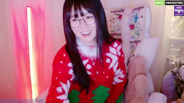 Gallery image thumbnail from meows's myfreecams stream on, 12/25/2024, 08:18 image 14 of 20