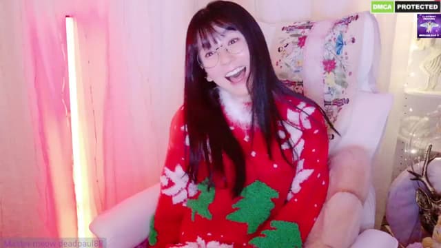 Gallery image thumbnail from meows's myfreecams stream on, 12/25/2024, 08:18 image 17 of 20
