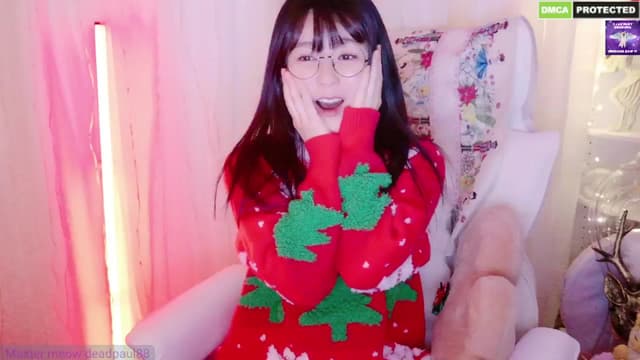 Gallery image thumbnail from meows's myfreecams stream on, 12/25/2024, 08:18 image 15 of 20