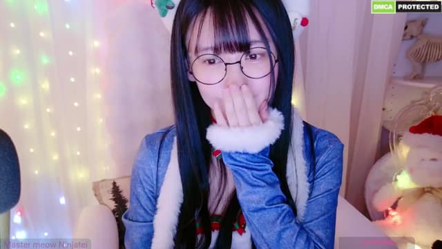 Gallery image thumbnail from meows's myfreecams stream on, 12/28/2024, 06:34 image 13 of 20