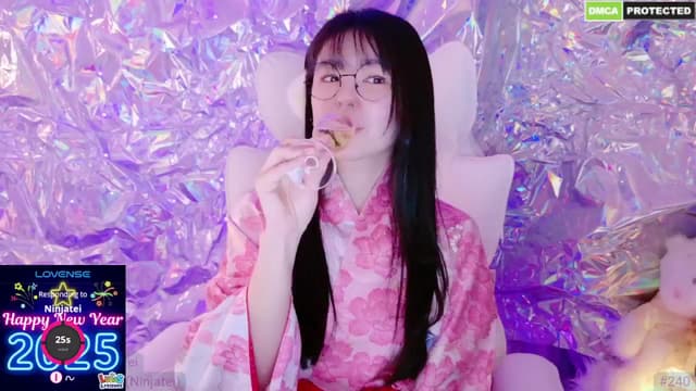 Gallery image thumbnail from meows's myfreecams stream on, 01/02/2025, 06:22 image 10 of 20