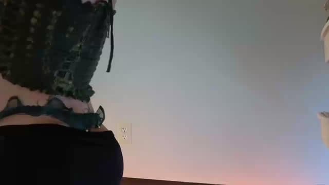 Gallery image thumbnail from nella's myfreecams stream on, 05/30/2026, 16:08 image 8 of 20