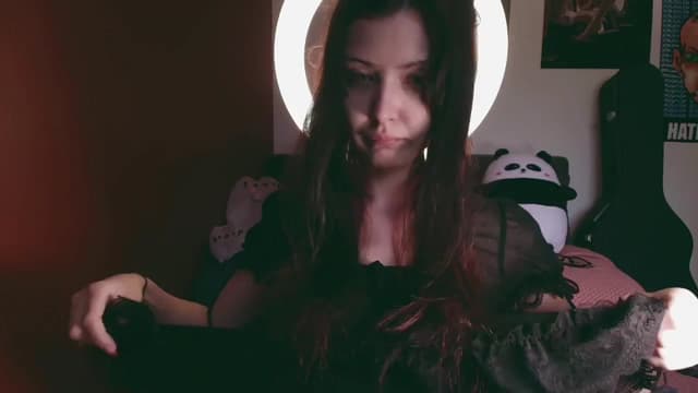 Gallery image thumbnail from roomt's myfreecams stream on, 03/09/2025, 03:00 image 12 of 20
