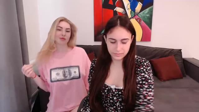 Gallery image thumbnail from ulohu's myfreecams stream on, 07/21/2024, 10:25 image 6 of 20