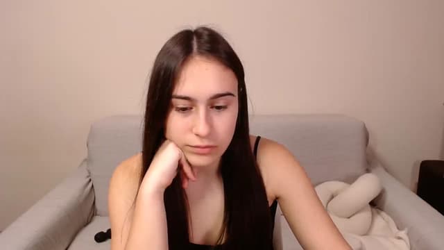 Gallery image thumbnail from ulohu's myfreecams stream on, 12/25/2024, 23:45 image 3 of 20