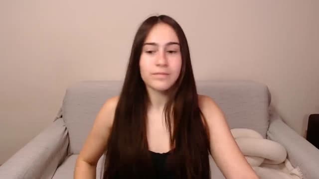Gallery image thumbnail from ulohu's myfreecams stream on, 12/26/2024, 22:15 image 17 of 20