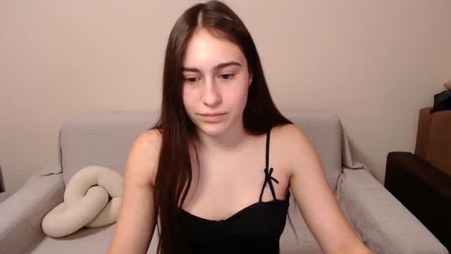 Gallery image thumbnail from ulohu's myfreecams stream on, 03/06/2025, 18:07 image 14 of 20
