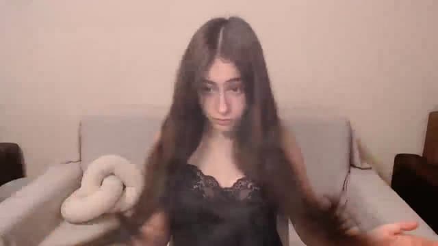 Gallery image thumbnail from ulohu's myfreecams stream on, 03/07/2025, 18:18 image 18 of 20