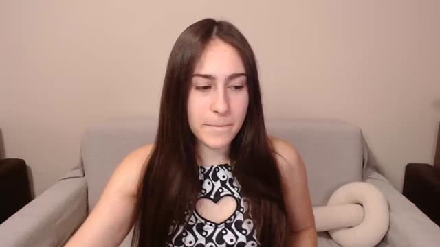 Gallery image thumbnail from ulohu's myfreecams stream on, 03/23/2025, 14:19 image 4 of 20