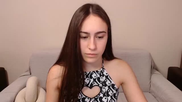 Gallery image thumbnail from ulohu's myfreecams stream on, 03/28/2025, 11:51 image 4 of 20