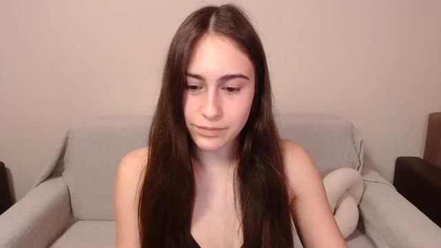 Gallery image thumbnail from ulohu's myfreecams stream on, 04/01/2025, 22:13 image 15 of 20