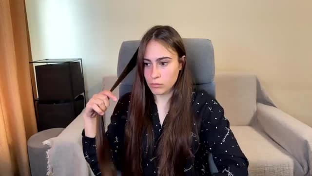 Gallery image thumbnail from ulohu's myfreecams stream on, 07/13/2025, 14:58 image 10 of 20
