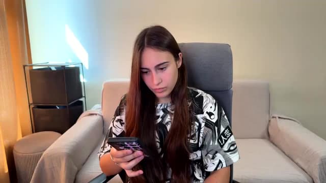 Gallery image thumbnail from ulohu's myfreecams stream on, 08/03/2025, 08:13 image 14 of 20