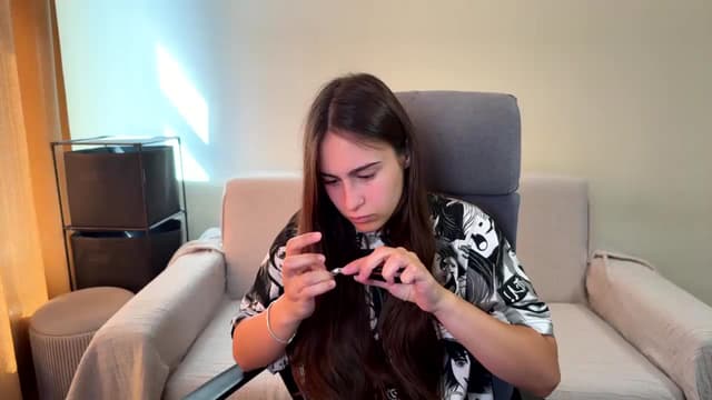 Gallery image thumbnail from ulohu's myfreecams stream on, 08/03/2025, 08:13 image 6 of 20