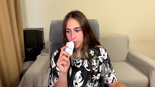Gallery image thumbnail from ulohu's myfreecams stream on, 08/27/2025, 16:58 image 18 of 20