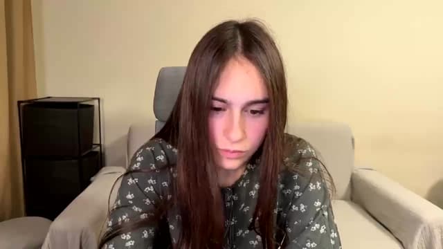Gallery image thumbnail from ulohu's myfreecams stream on, 11/02/2025, 17:37 image 15 of 20