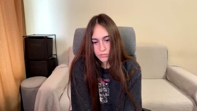 Gallery image thumbnail from ulohu's myfreecams stream on, 11/06/2025, 10:39 image 12 of 20