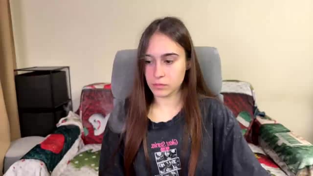 Gallery image thumbnail from ulohu's myfreecams stream on, 12/17/2025, 18:37 image 6 of 20