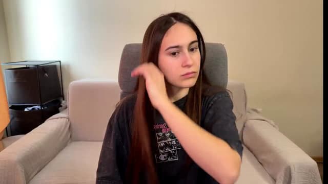 Gallery image thumbnail from ulohu's myfreecams stream on, 02/06/2026, 11:07 image 12 of 20