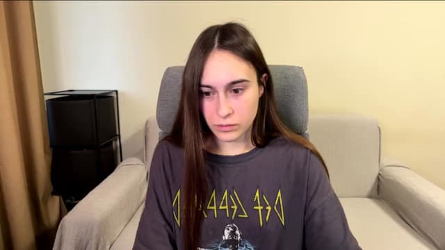 Gallery image thumbnail from ulohu's myfreecams stream on, 03/24/2026, 04:05 image 13 of 20
