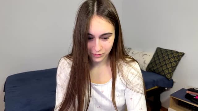 Gallery image thumbnail from ulohu's myfreecams stream on, 04/06/2026, 01:21 image 7 of 20