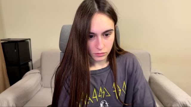Gallery image thumbnail from ulohu's myfreecams stream on, 04/13/2026, 23:34 image 3 of 20