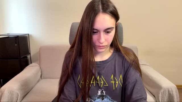 Gallery image thumbnail from ulohu's myfreecams stream on, 04/17/2026, 04:00 image 19 of 20