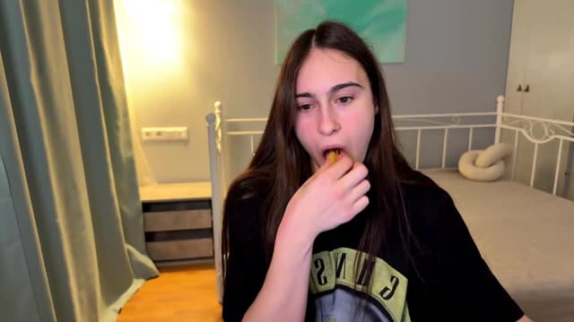Gallery image thumbnail from ulohu's myfreecams stream on, 06/15/2026, 19:40 image 10 of 20
