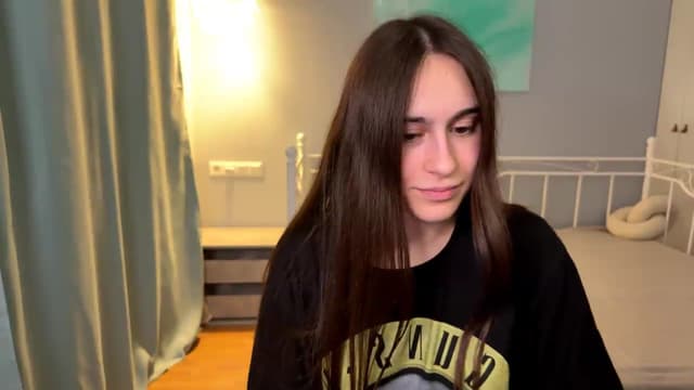 Gallery image thumbnail from ulohu's myfreecams stream on, 06/22/2026, 22:37 image 12 of 20