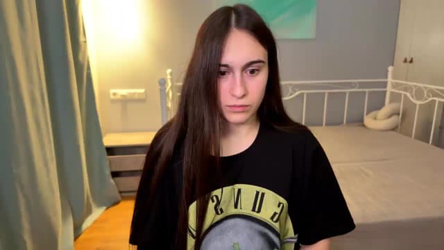 Gallery image thumbnail from ulohu's myfreecams stream on, 06/24/2026, 21:58 image 18 of 20