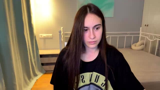Gallery image thumbnail from ulohu's myfreecams stream on, 06/25/2026, 15:07 image 19 of 20