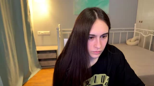 Gallery image thumbnail from ulohu's myfreecams stream on, 06/25/2026, 23:14 image 11 of 20