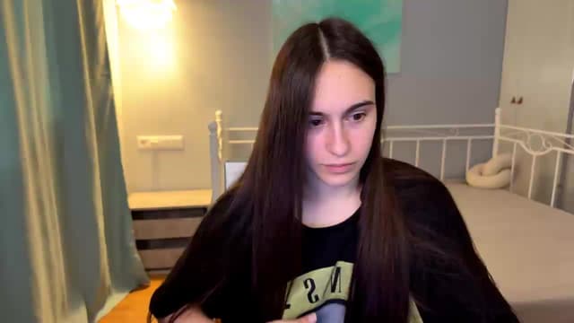 Gallery image thumbnail from ulohu's myfreecams stream on, 06/26/2026, 16:25 image 9 of 20