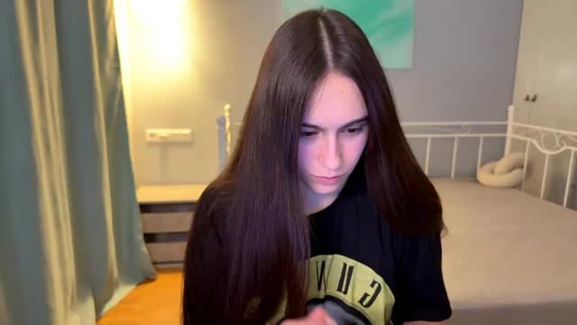 Gallery image thumbnail from ulohu's myfreecams stream on, 06/26/2026, 22:36 image 1 of 20