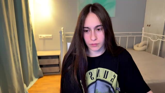 Gallery image thumbnail from ulohu's myfreecams stream on, 06/28/2026, 24:02 image 18 of 20