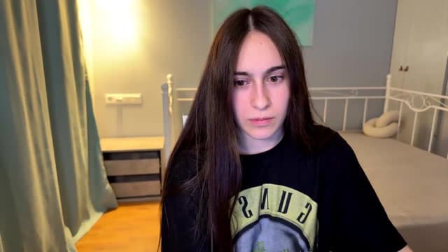 Gallery image thumbnail from ulohu's myfreecams stream on, 06/28/2026, 24:02 image 17 of 20