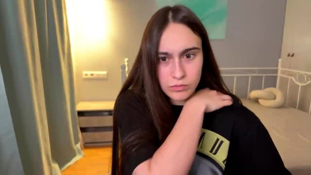 Gallery image thumbnail from ulohu's myfreecams stream on, 06/28/2026, 22:25 image 6 of 20